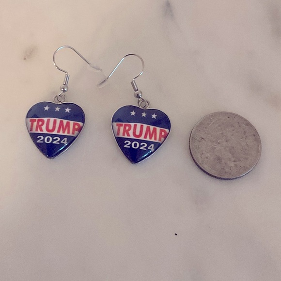 Trump Patriotic Earrings - Picture 2 of 3